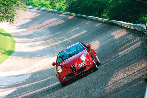 Alfa Romeo MiTo нацелена на молодых — не старше 35 лет, в особенности женщин. Однако ездовую презентацию все-таки устроили там, где каждый камешек пронизан вековой историей гоночных Альф, — на трассе в Монце. Фото Никиты Гудкова и Alfa Romeo с сайта autoreview.ru. Alfa Romeo MiTo нацелена на молодых — не старше 35 лет, в особенности женщин. Однако ездовую презентацию все-таки устроили там, где каждый камешек пронизан вековой историей гоночных Альф, — на трассе в Монце. Фото Никиты Гудкова и Alfa Romeo с сайта autoreview.ru.