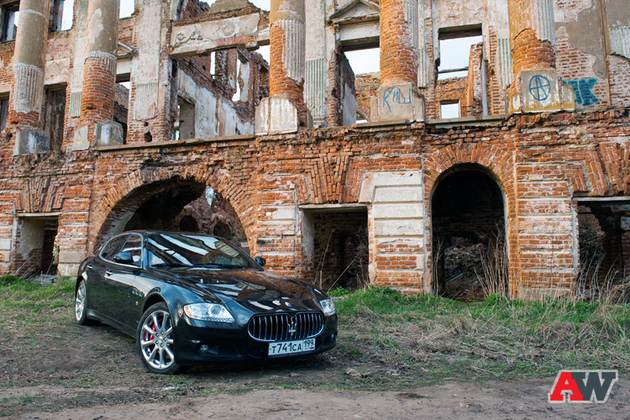 «Зубки» фирменной решётки радиатора отлично вписались во внешний образ модели